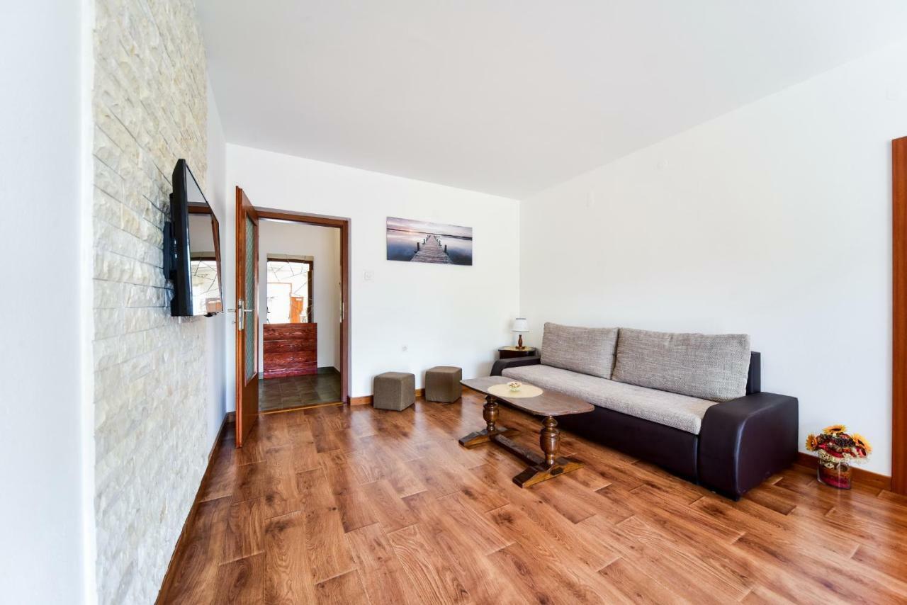 House & Apartment Palaca Donji Zemunik Eksteriør billede